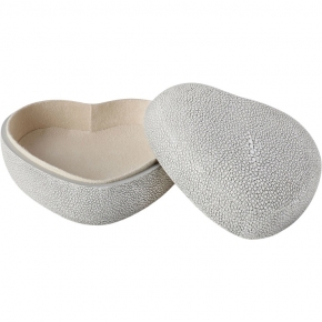       Deluxe. SHAGREEN HEART DOVE Aerin Lauder 