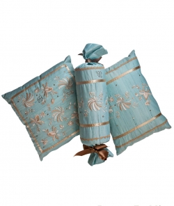 Декоративные подушки Deluxe. Комплект декоративных подушек Pantelleria (42х30, 42х42, 62см.) Голубой от Blumarine