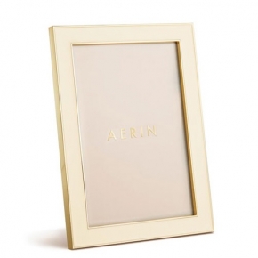    Deluxe. Camille Aerin Lauder   